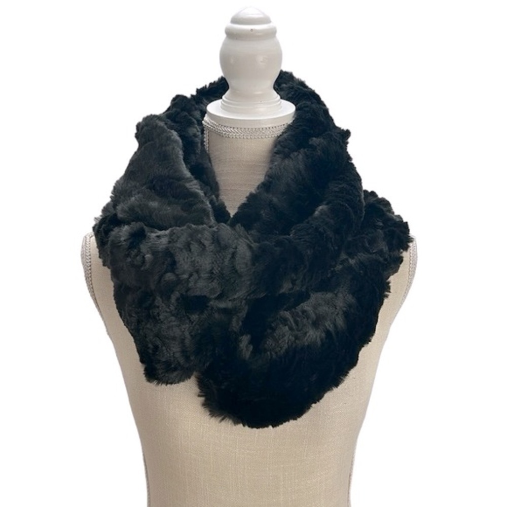 Black Rivet‎ Black Faux Fur Infinity Scarf NWT Soft Warm Fall Winter